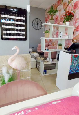 Salon - Laila Beauty Salon